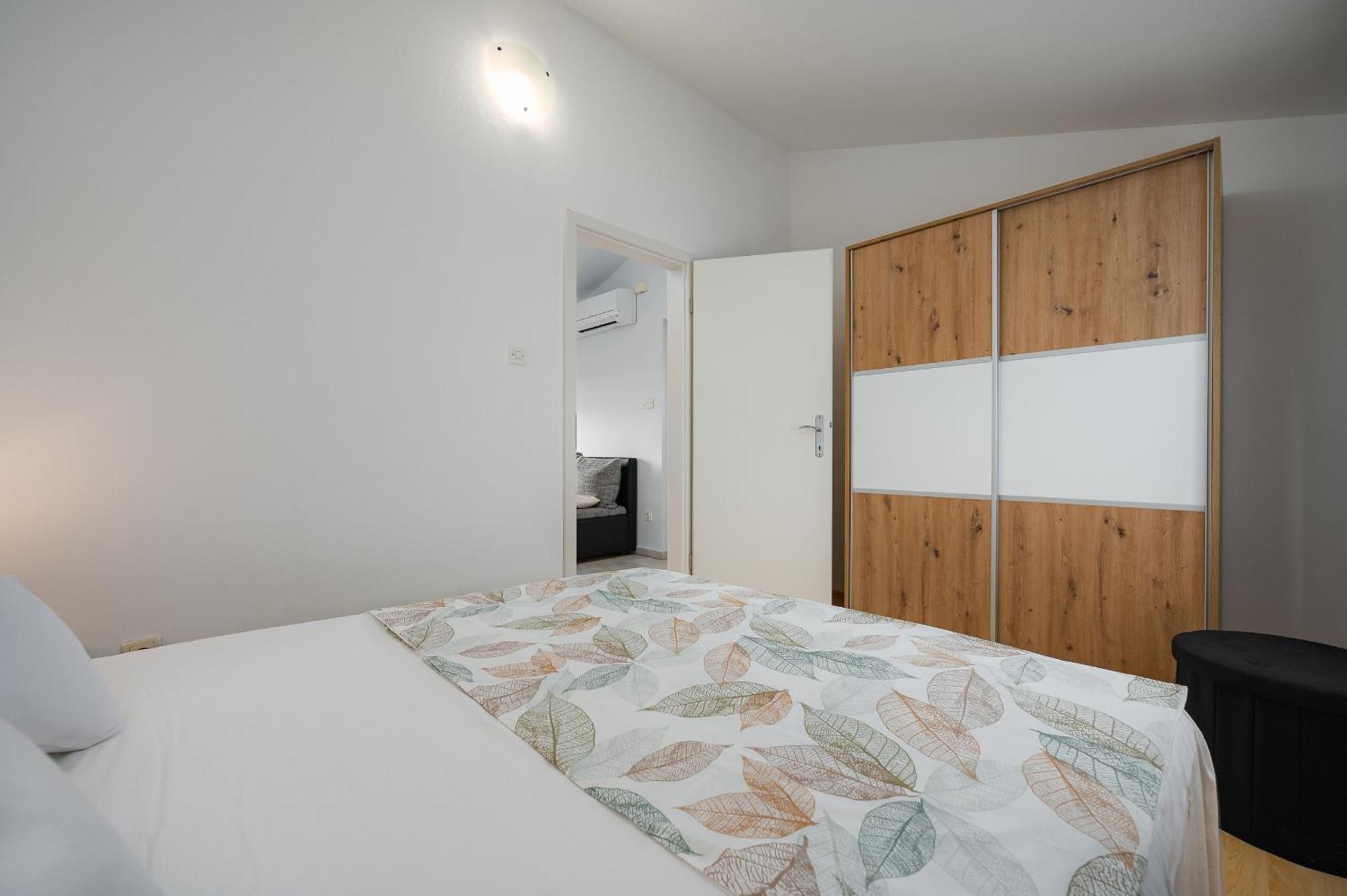 Charming Apartments Rose 1&2 With Pool 波雷奇 外观 照片