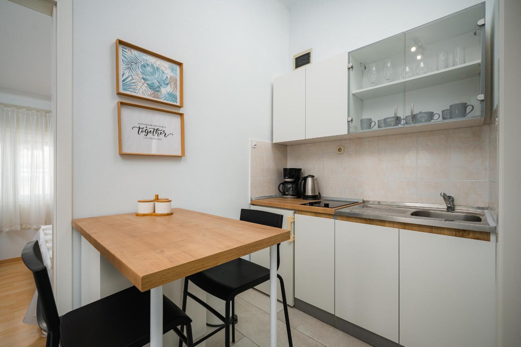 Charming Apartments Rose 1&2 With Pool 波雷奇 外观 照片