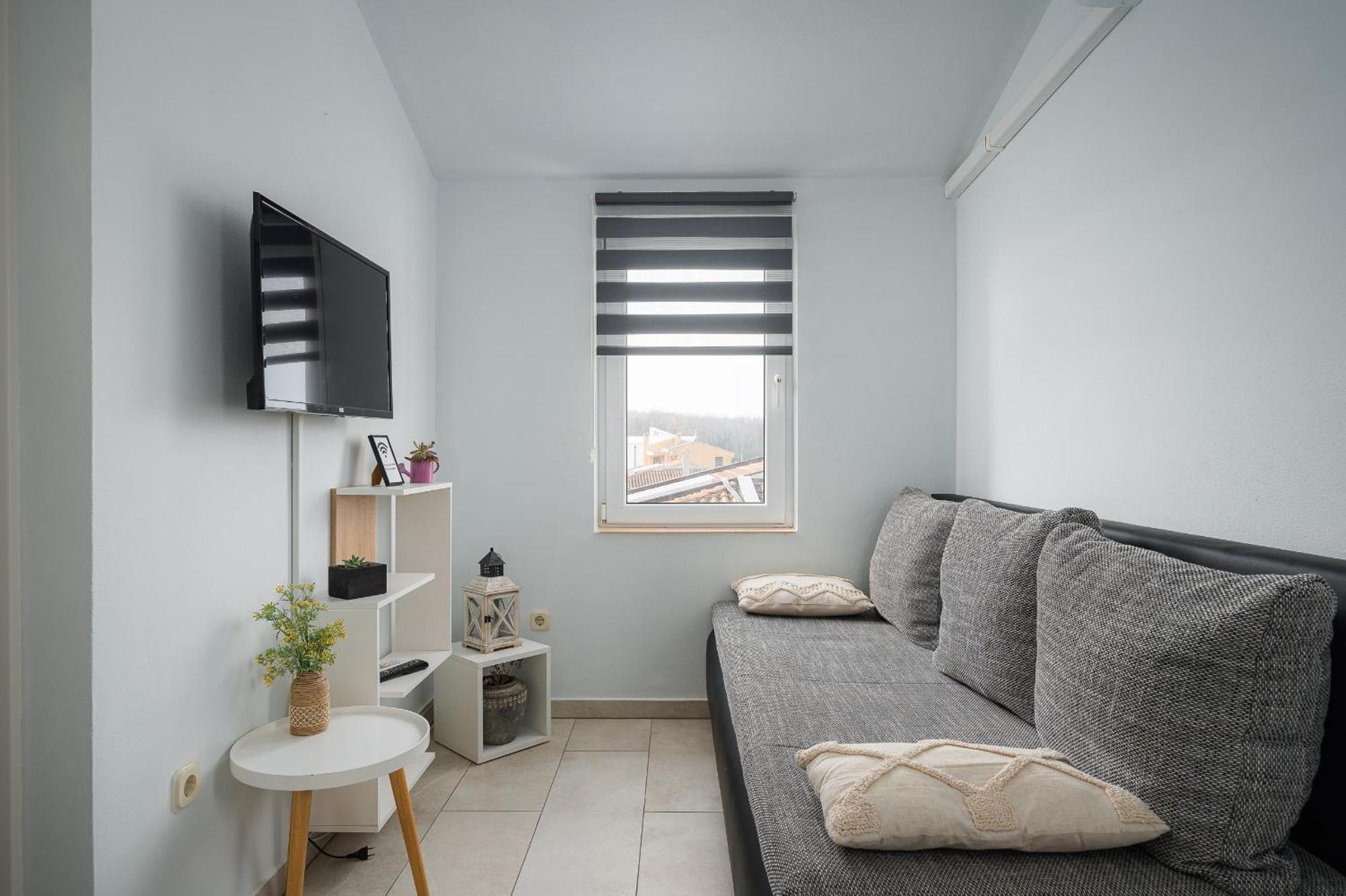 Charming Apartments Rose 1&2 With Pool 波雷奇 外观 照片