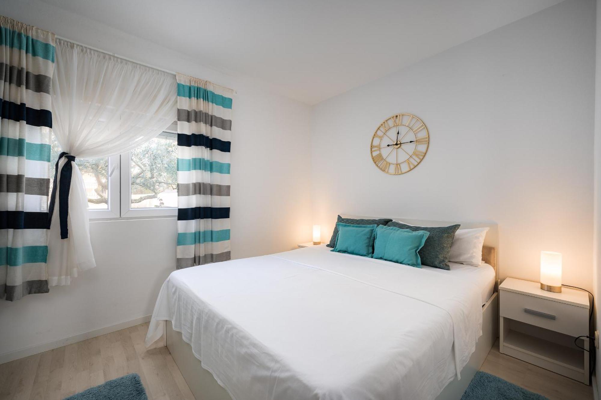 Charming Apartments Rose 1&2 With Pool 波雷奇 外观 照片